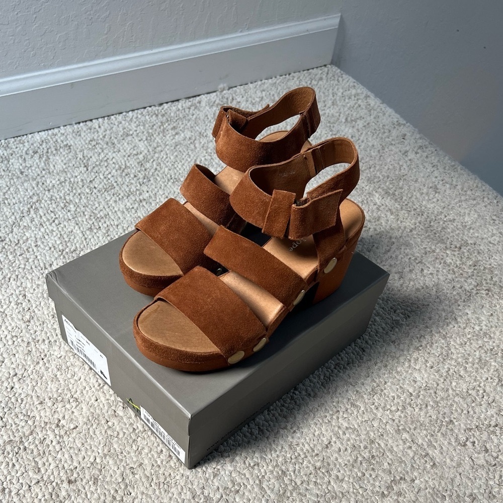 🆕 Antelope Women’s Linnea Suede Heeled Platform Sandals in Cognac Brown